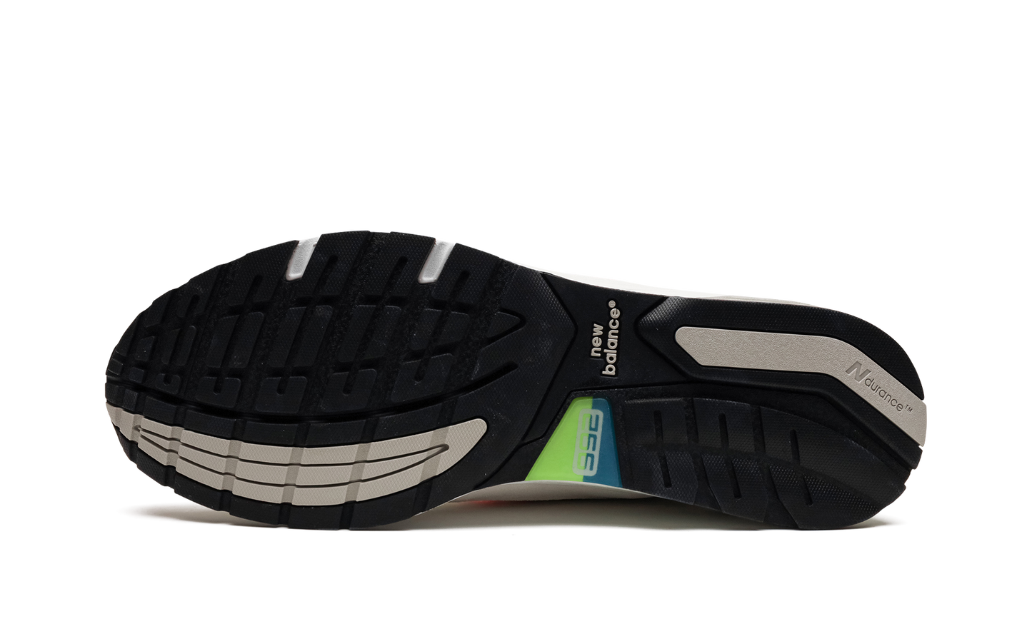 992 "White Neon Cyan" M992DA