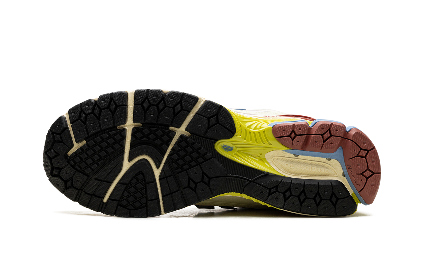 1906R "Dawn Glow/Tamarind" M1906RVB