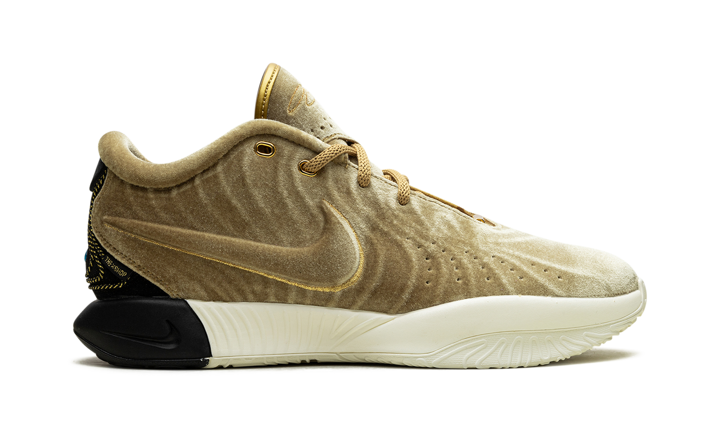 LeBron 21 EP "The Shop Nobility (Solid Sole)" FZ7884 700