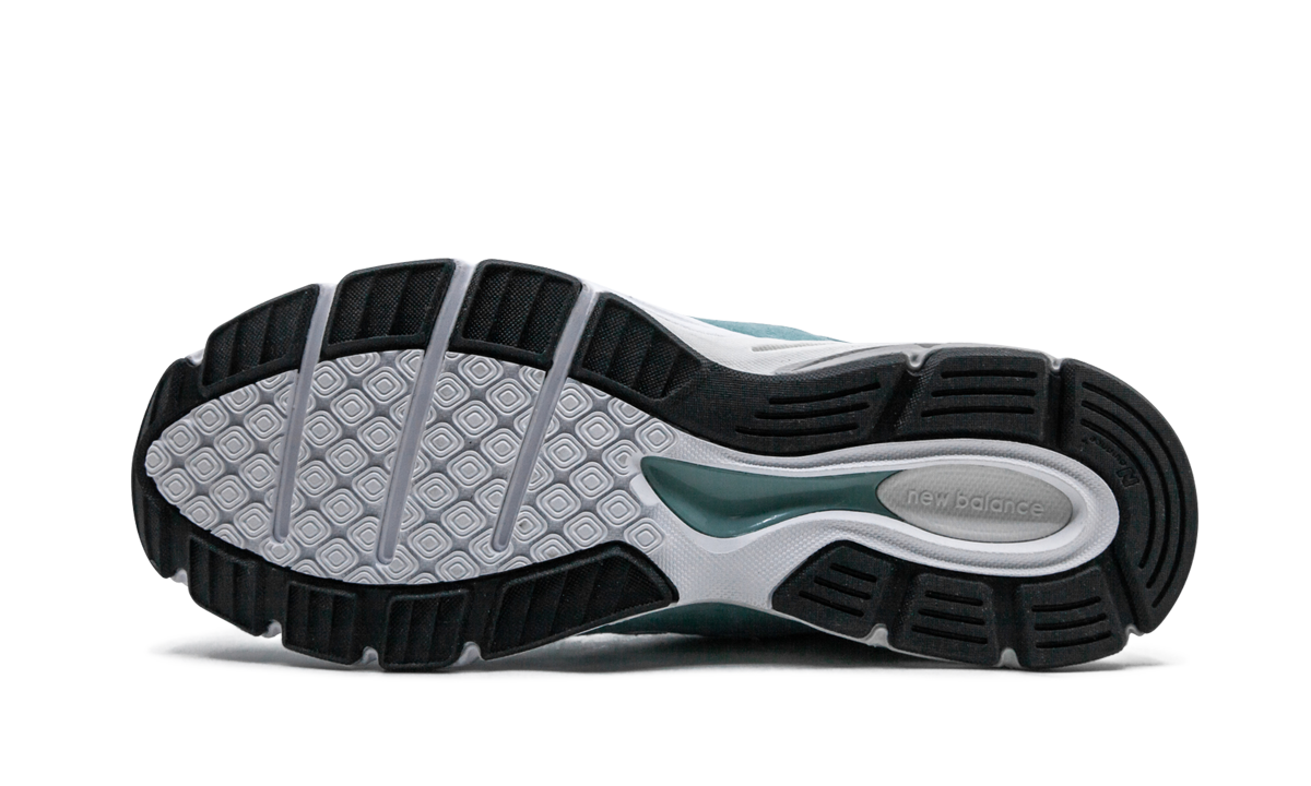 990 V4 "Mineral Sage"