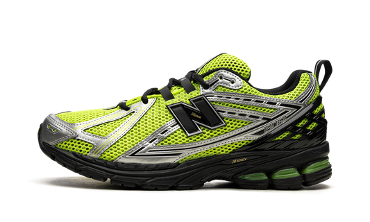 1906R "Volt / Black" M1906RCG