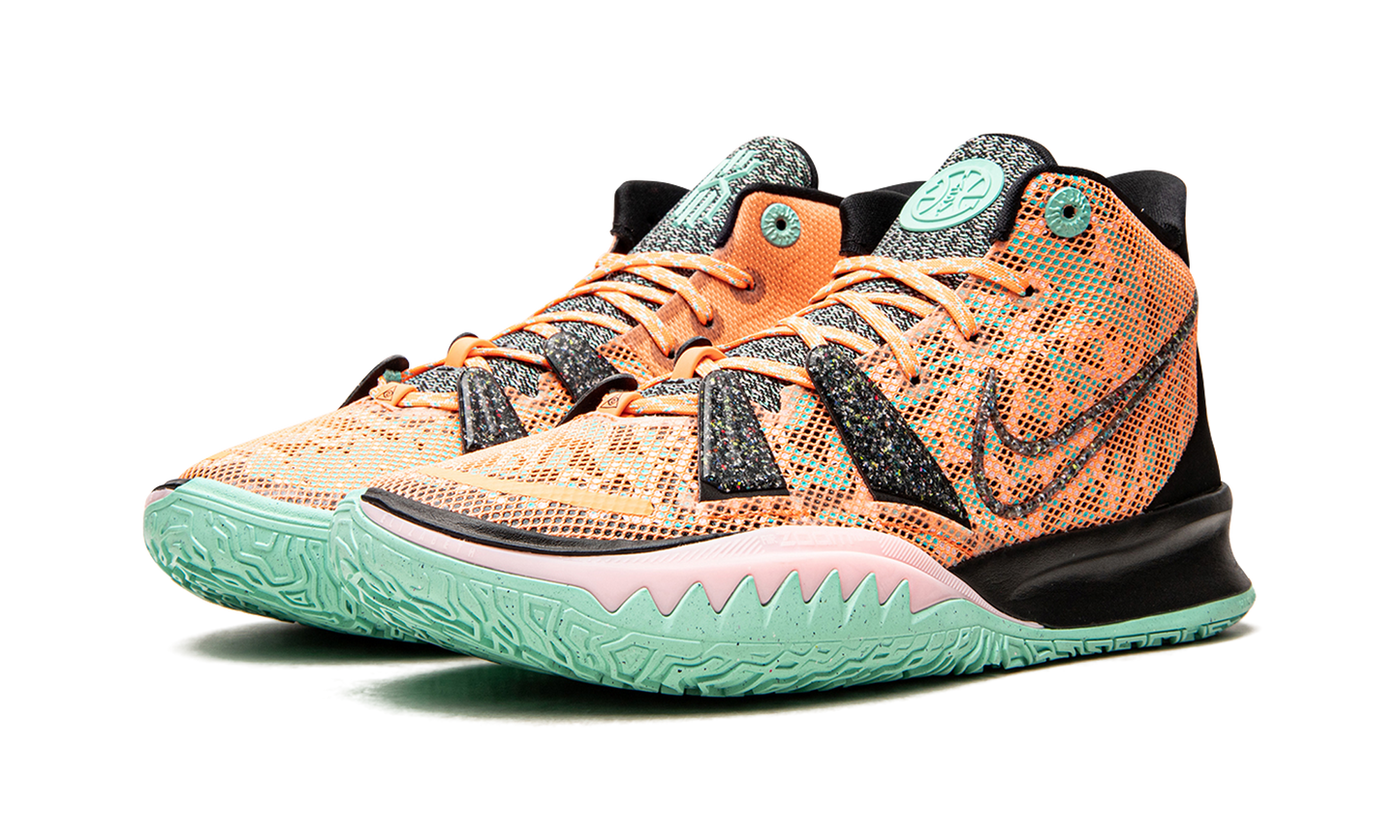 Kyrie 7 "Play For The Future"