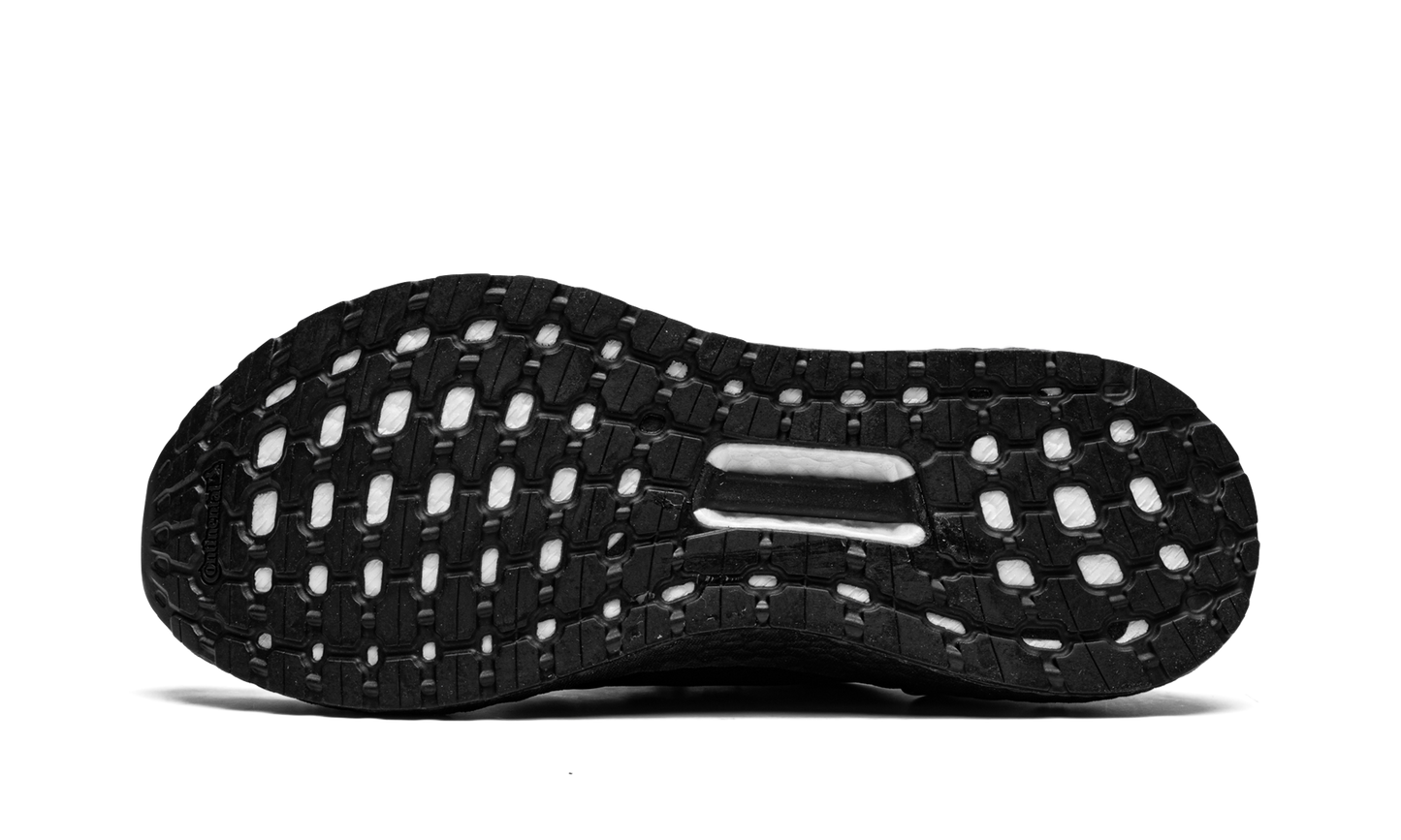 Ultraboost 20 X James Bond FY0645