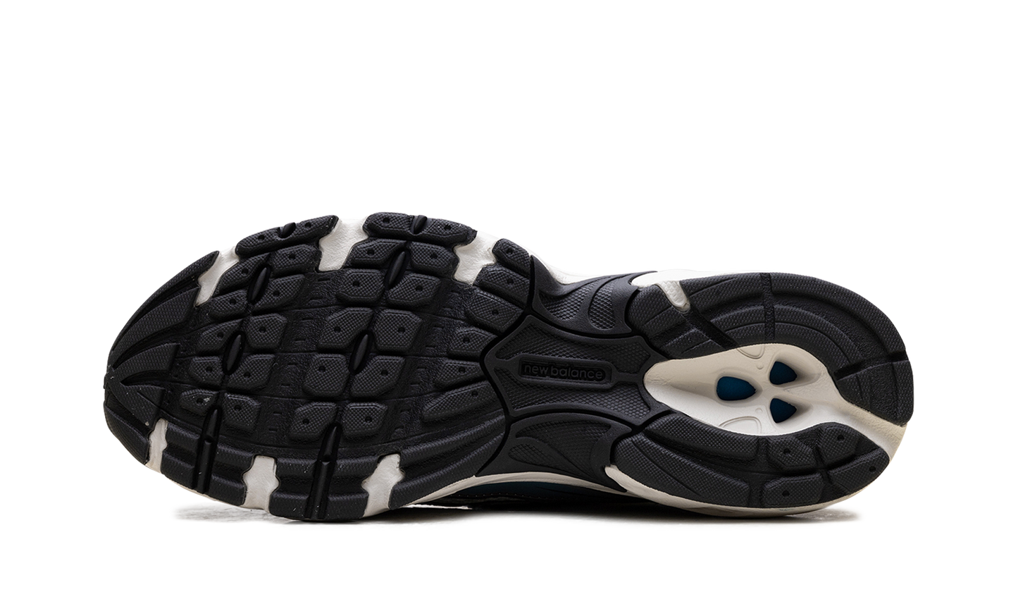 740v2 "Sea Salt Plum" U740PB2