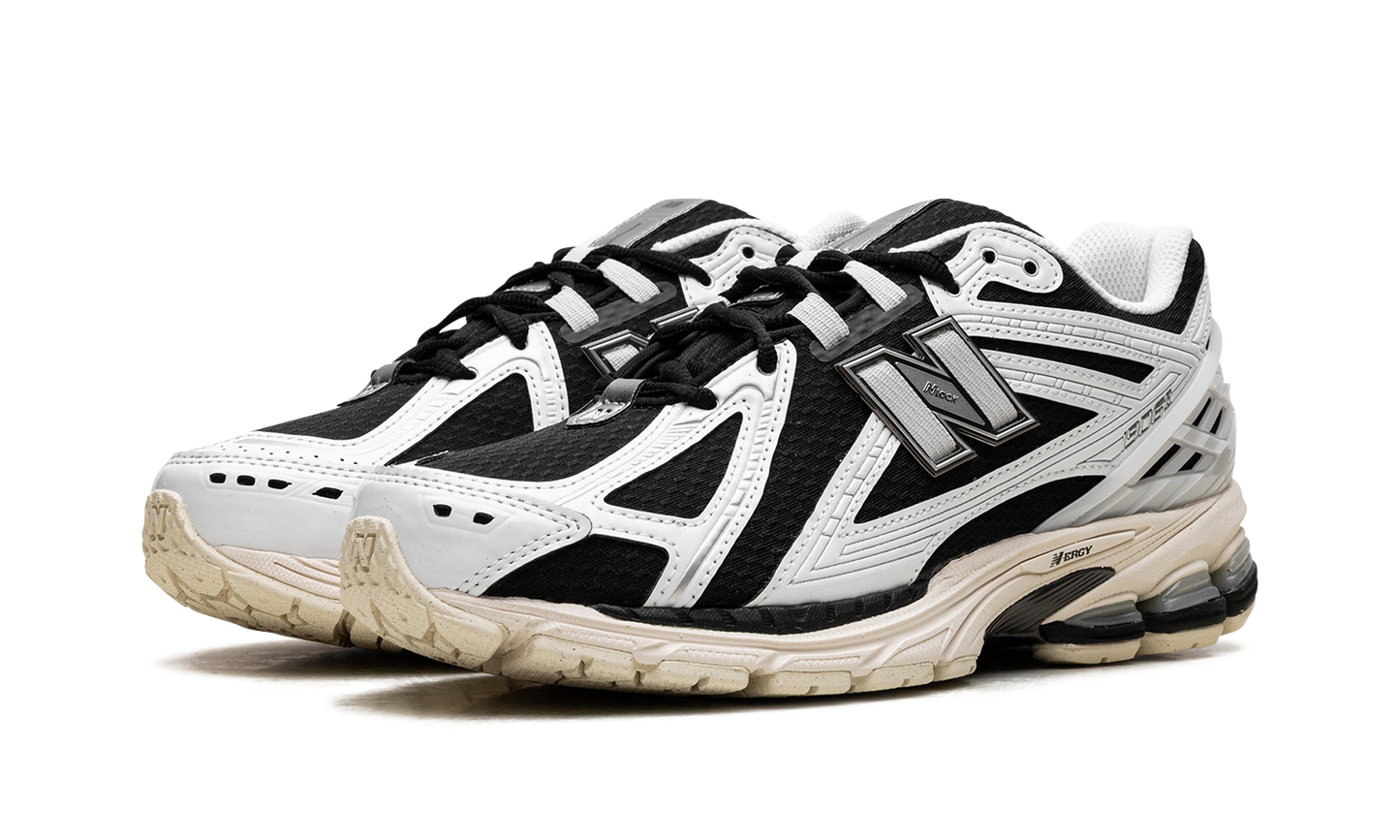 1906 "Black / White" U1906RCI