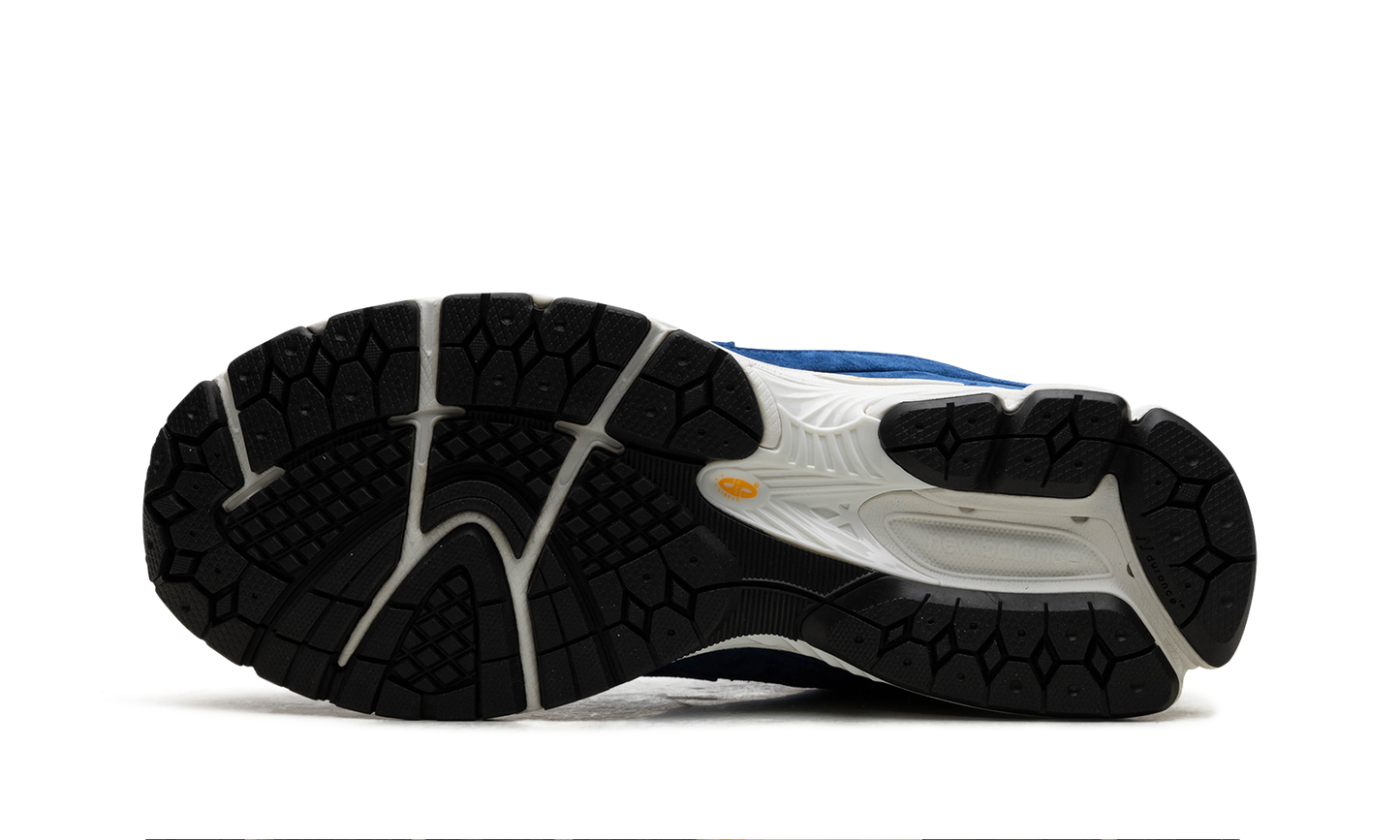 2002R "Atlantic Blue Sepia"