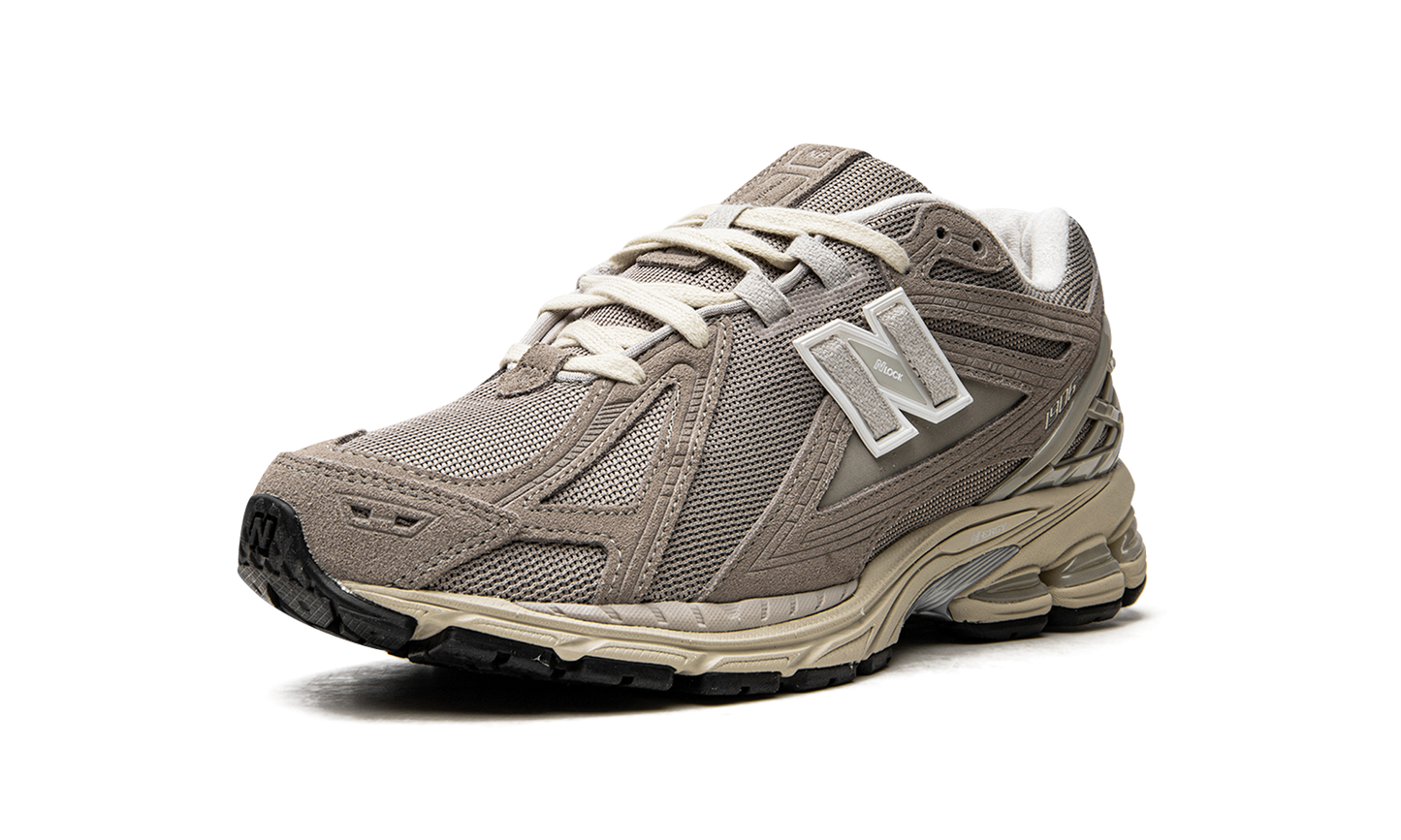 1906R "Beige Cream" M1906RL