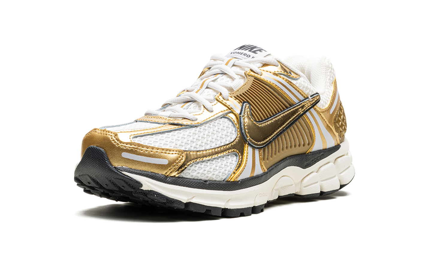 Zoom Vomero 5 WMNS "Metallic Gold" HF7723 001