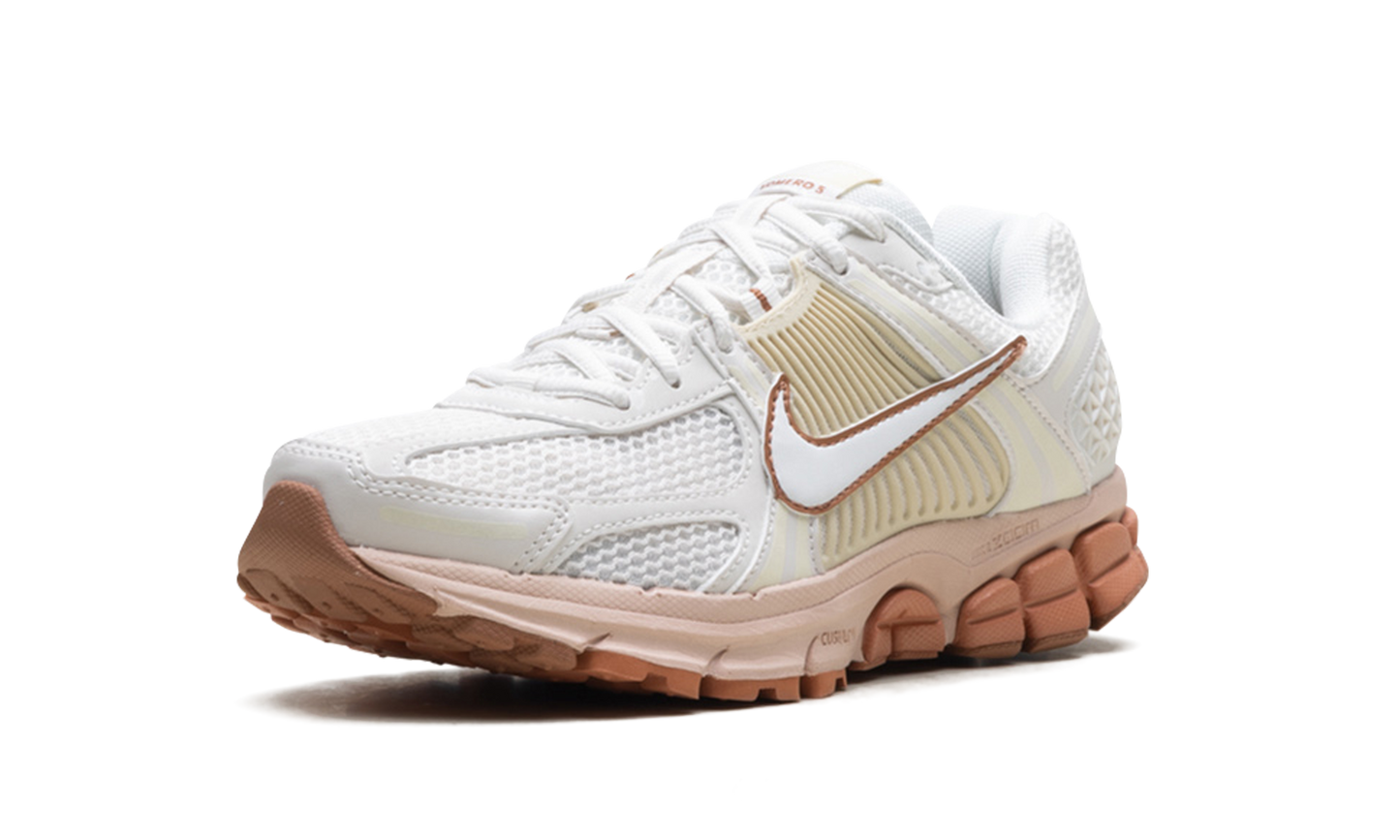 Zoom Vomero 5 WMNS "Particle Beige Terra Blush" FJ2028 002