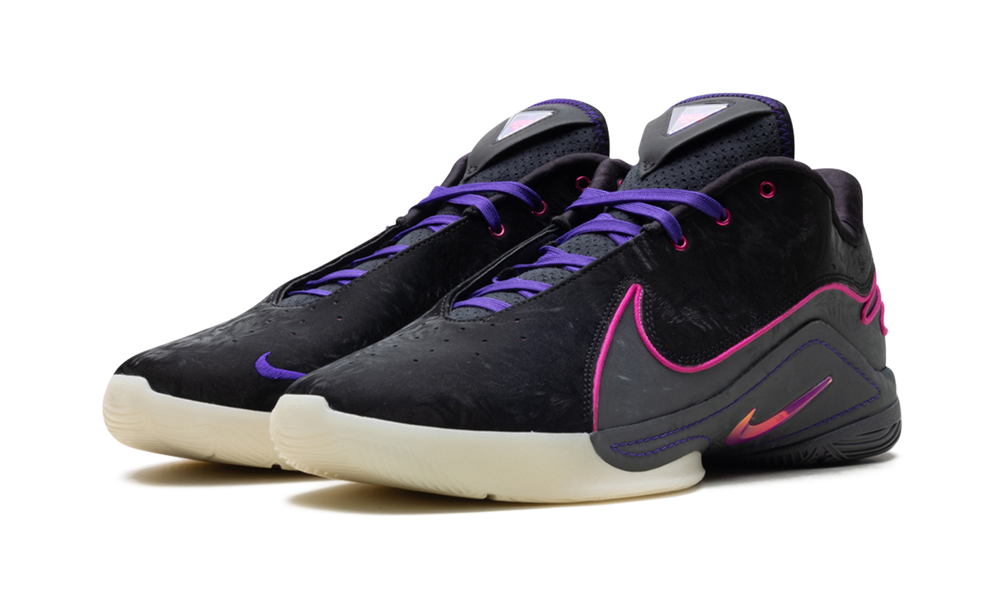 LeBron 22 "Blacklight" FZ1094 001