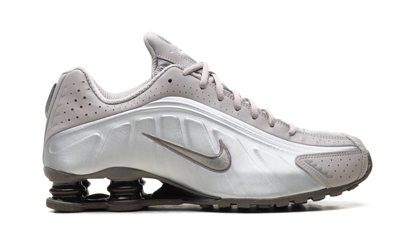 Shox R4 "Cave Stone" HQ1988 200