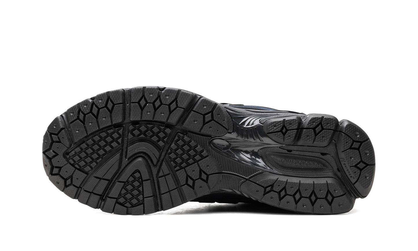 1906R "Outerspace/Black/Black" M1906RWE