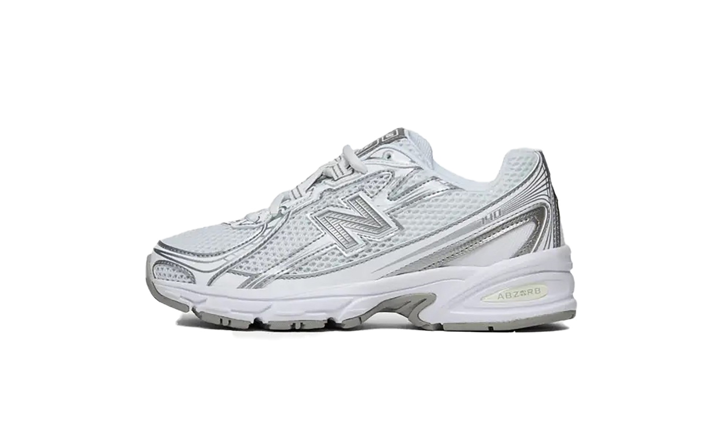 740 GS "White Silver Metallic" GR740WM