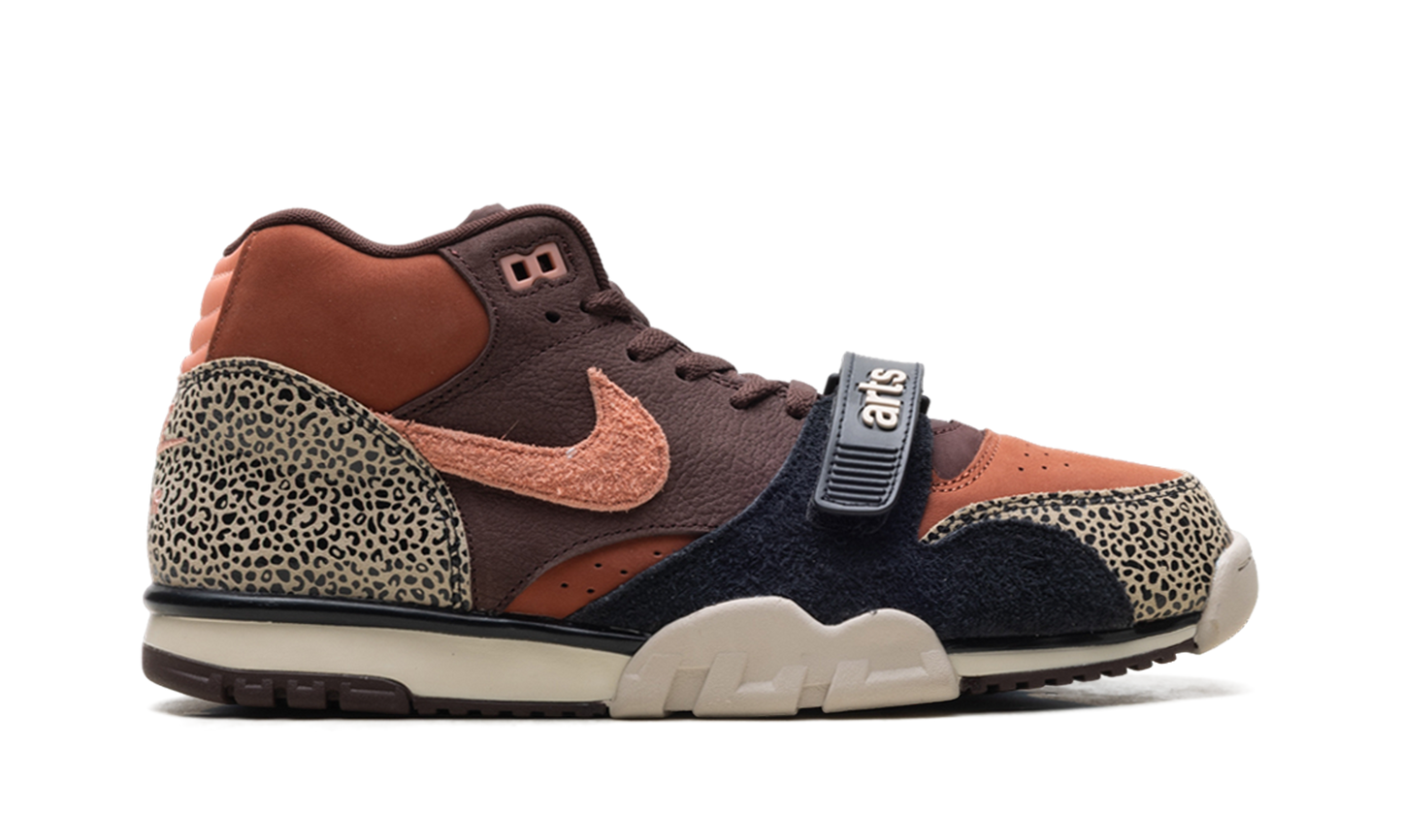 SB Air Trainer 1 "Arts-Rec - Limestone" IF0501 200