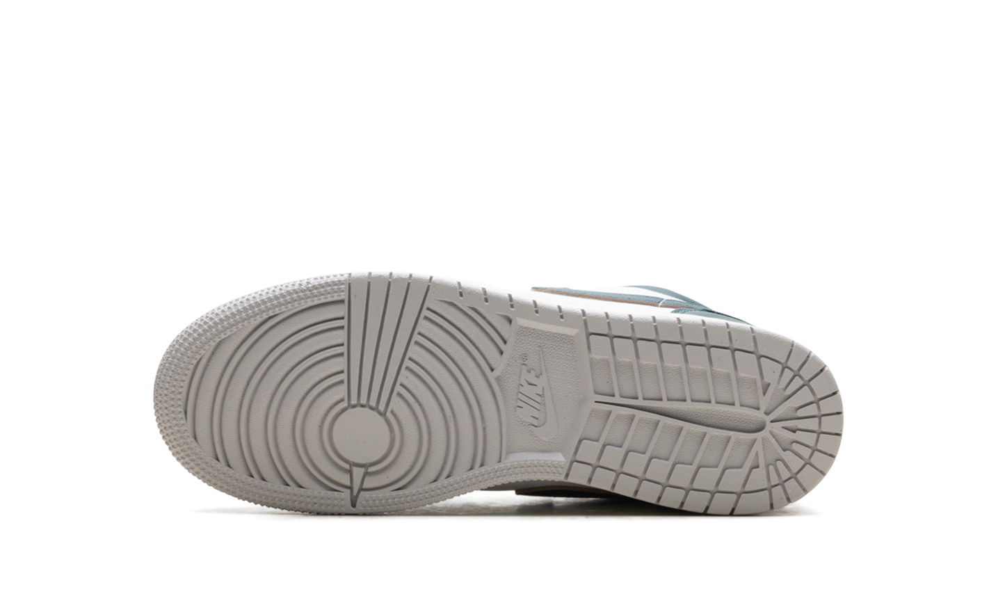 Jordan 1 Low SE GS "Oxidized Green" FQ8041 300