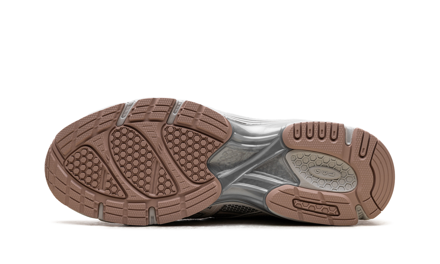 GEL-DS TRAINER 14 "Lake Grey/Mineral Beige" 1203A607 301