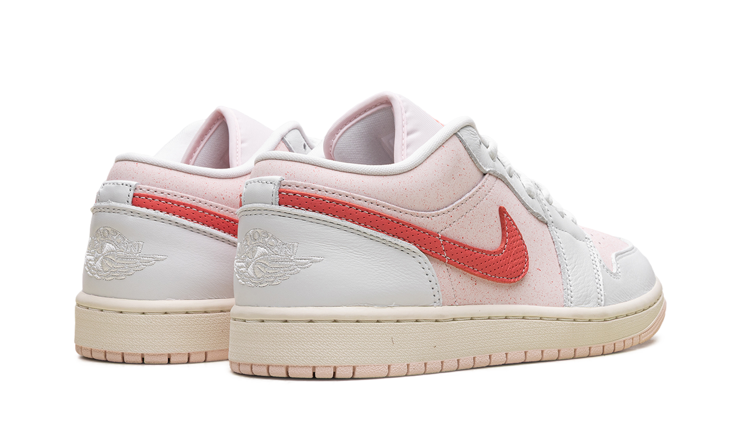 Air Jordan 1 Low WMNS "Strawberry MIlkshake" IB8156 133