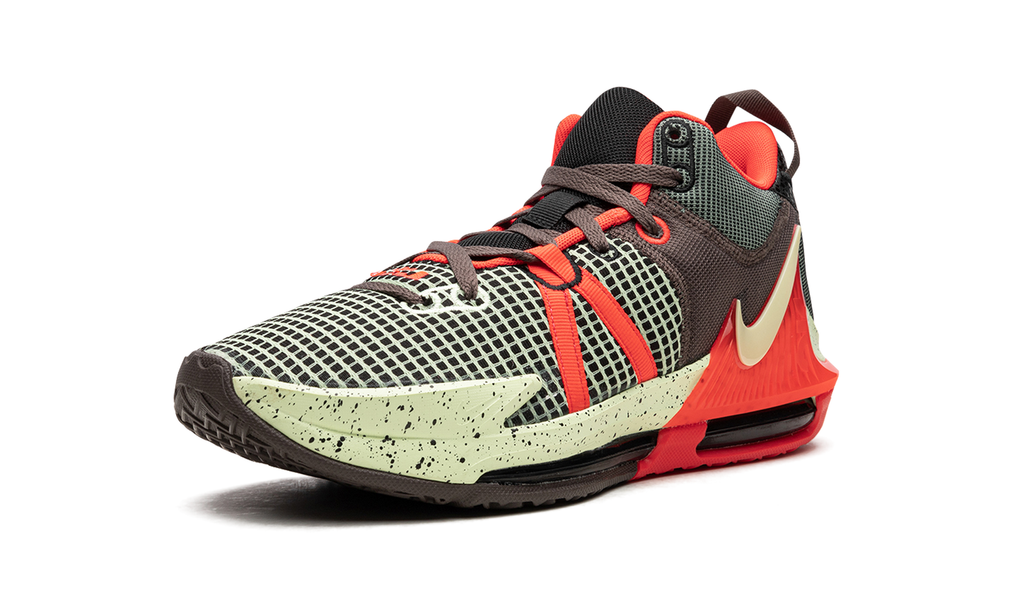 LeBron Witness VII "Alligator" DM1123 001