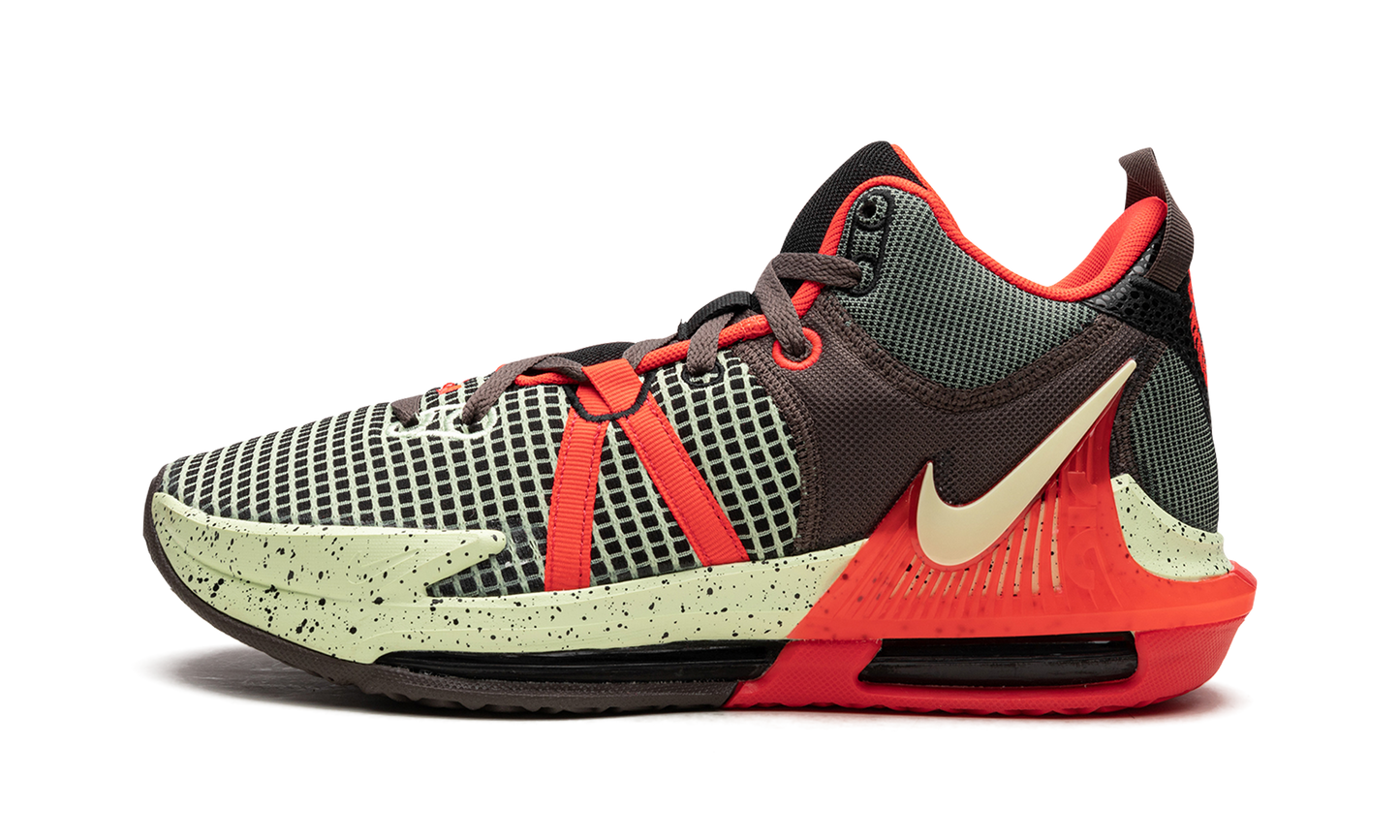 LeBron Witness VII "Alligator" DM1123 001