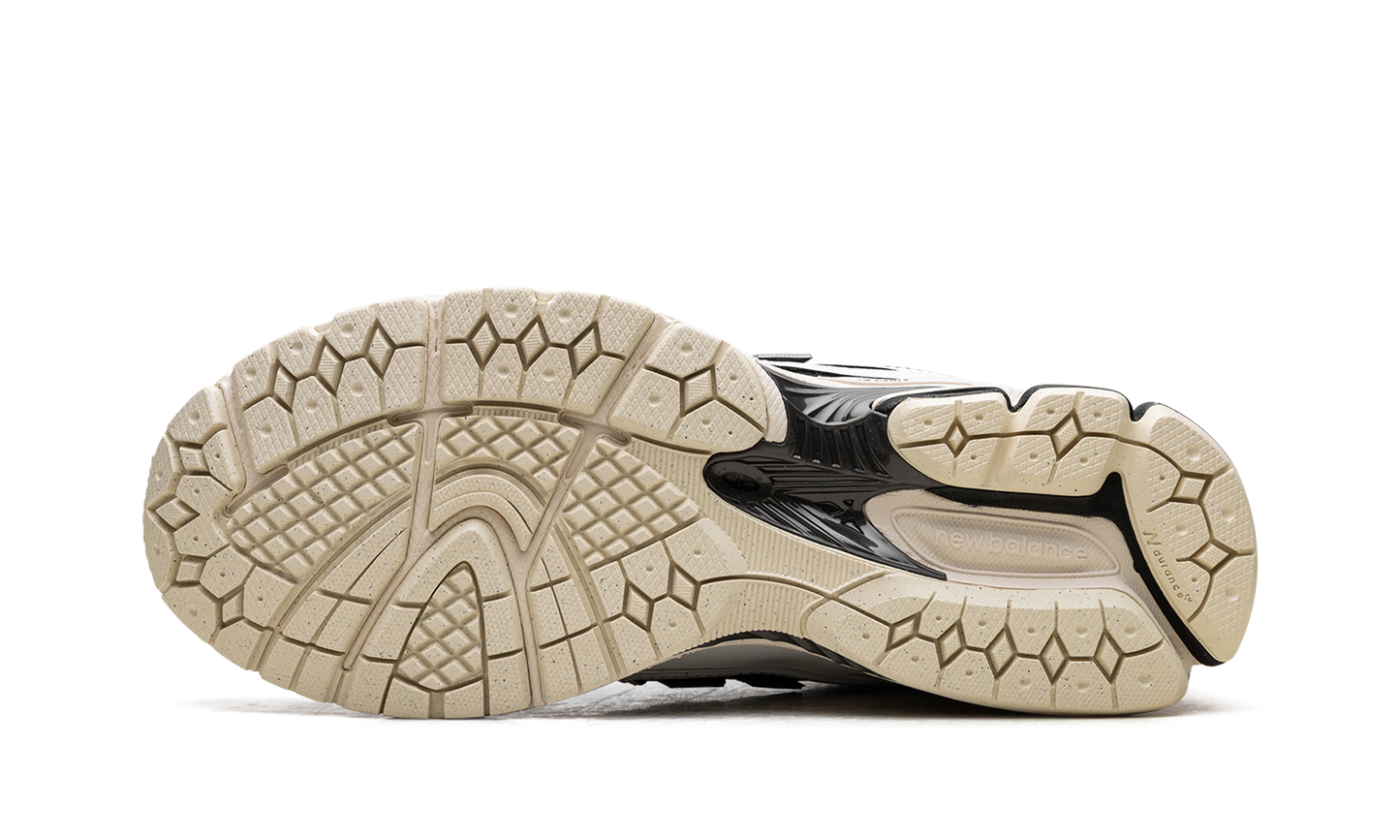 1906 "Black / White" U1906RCI