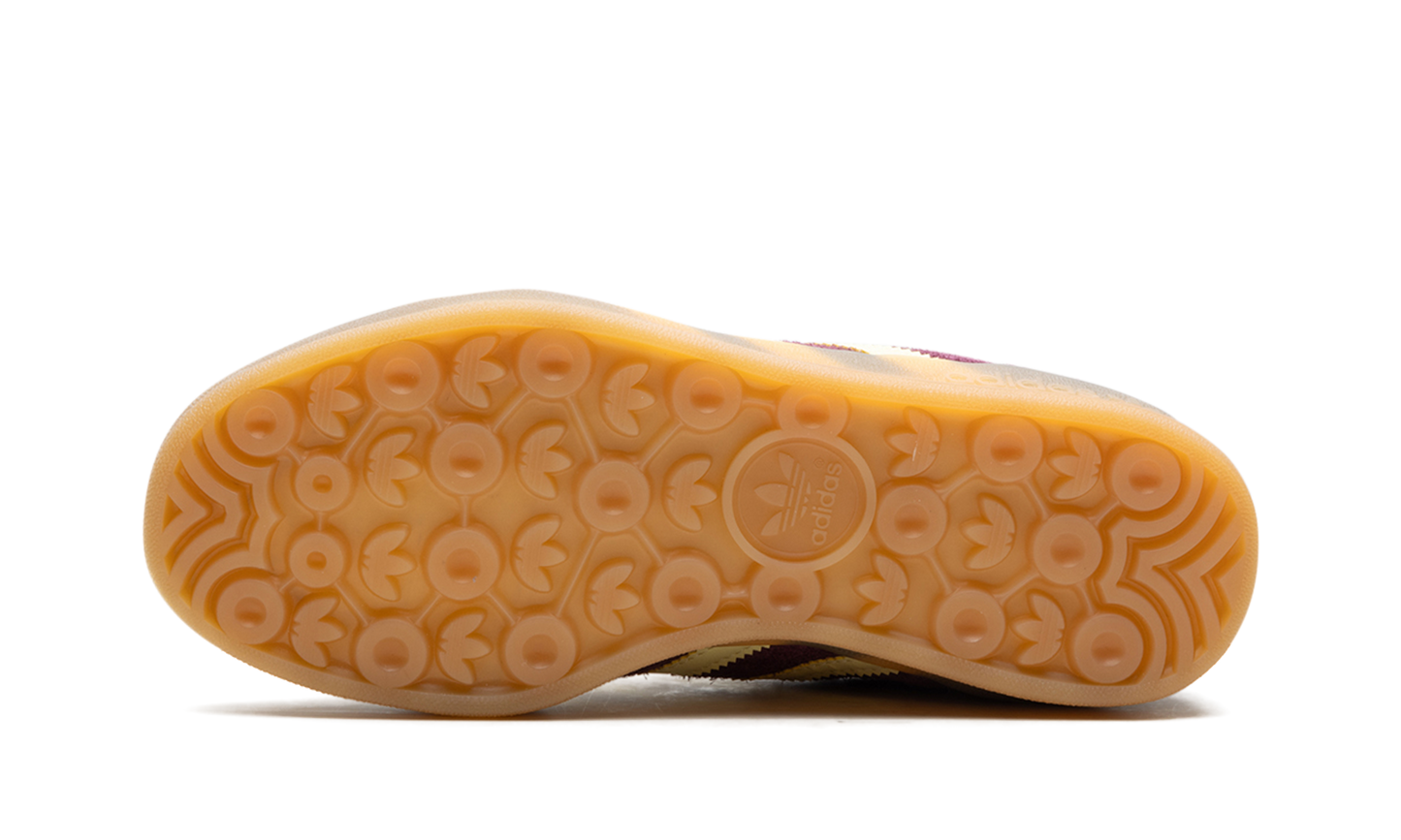 Gazelle Indoor "Maroon Almost Yellow" JI0324