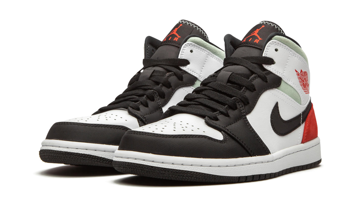 Jordan 1 Mid SE "Red Black Toe" 852542 100