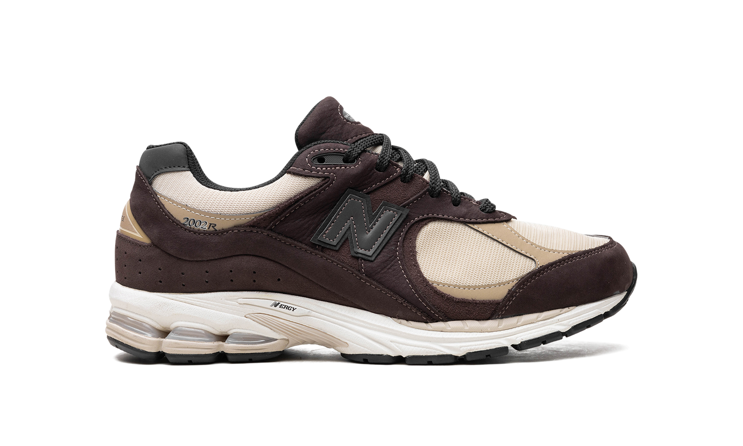 2002R "Black Coffee" M2002RXQ