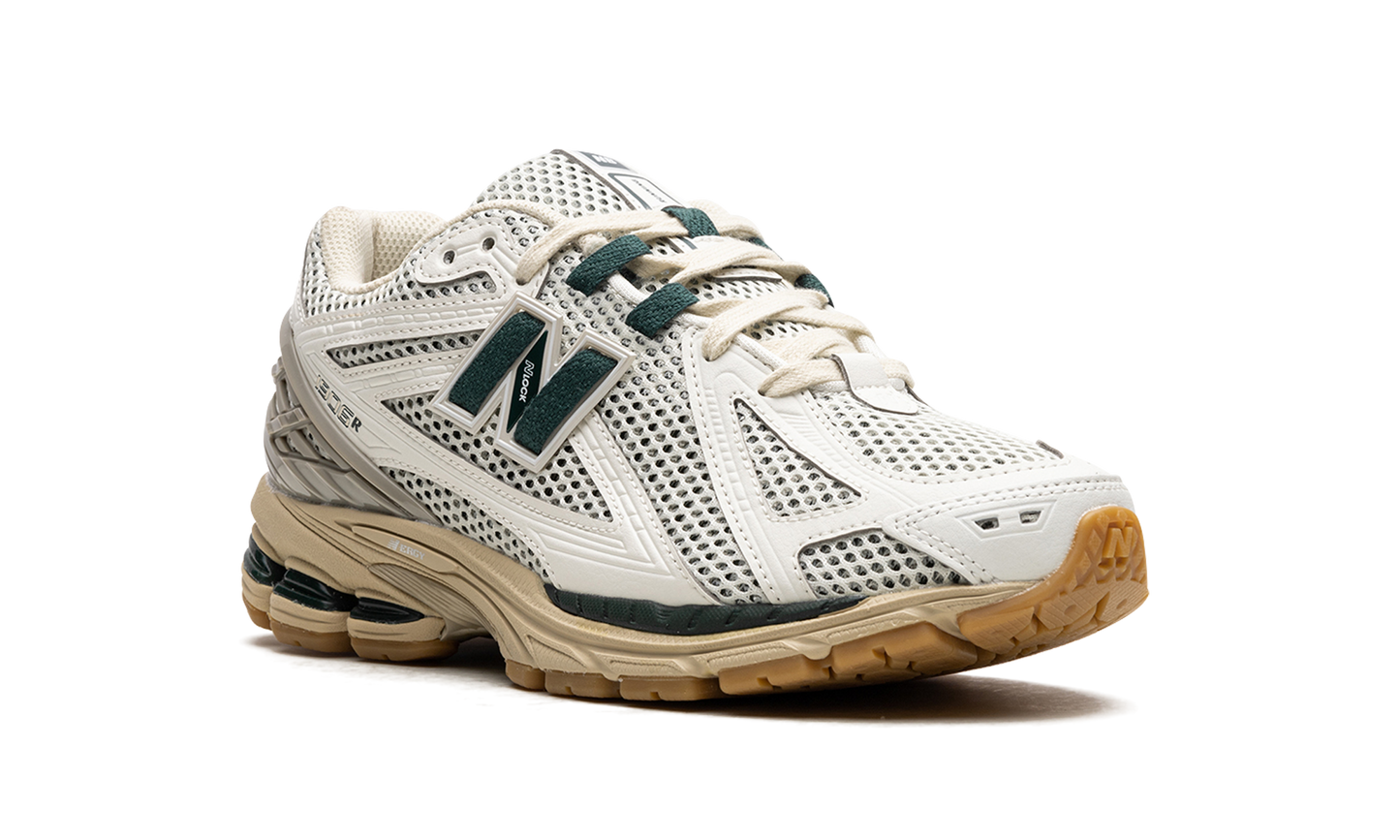 1906R "White Green Cream" M1906RQ