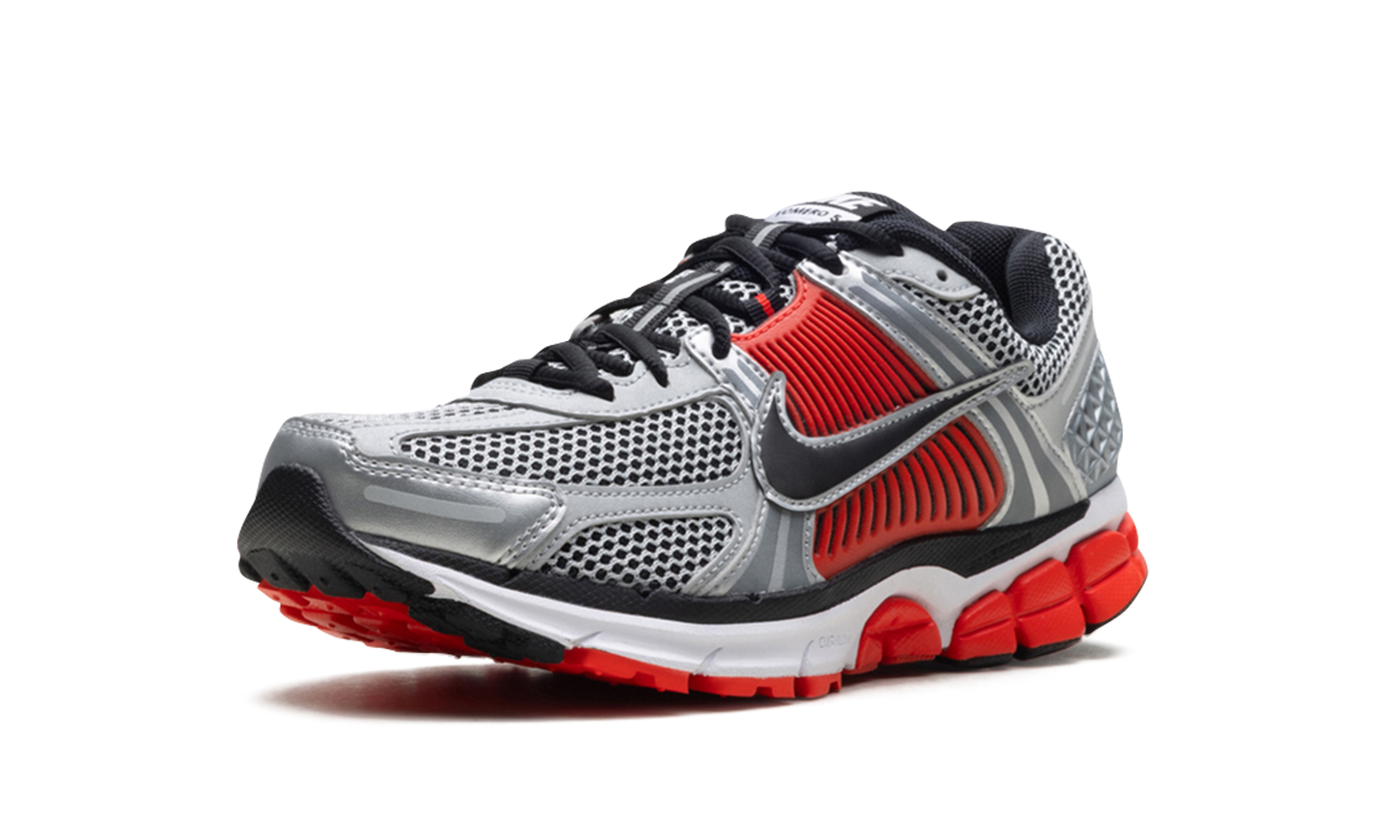 Zoom Vomero 5 "metallic silver black" FJ4151 005