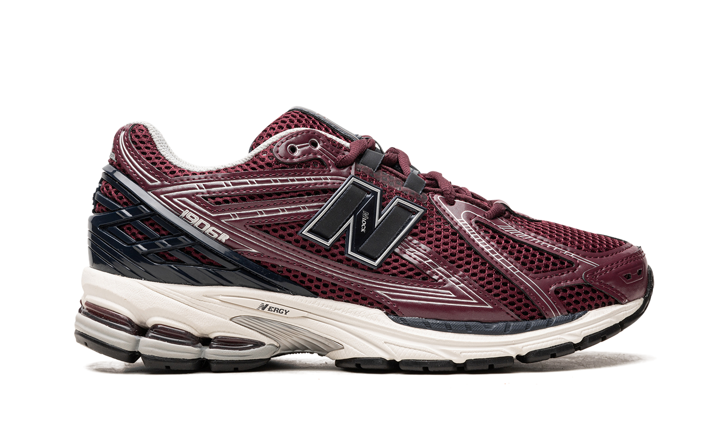 1906R "Burgundy Black" M1906RCC