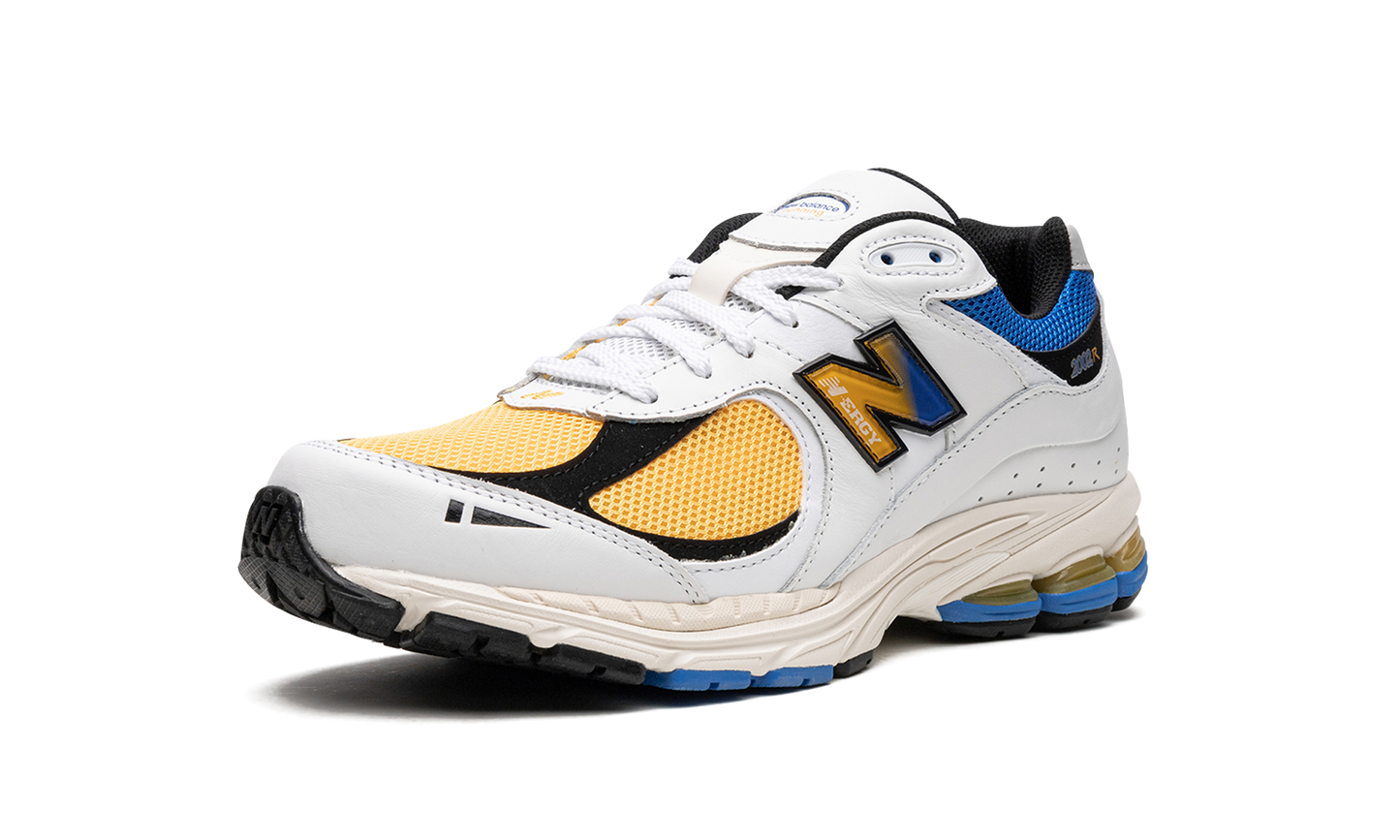 2002R "Vibrant Apricot" M2002RGW