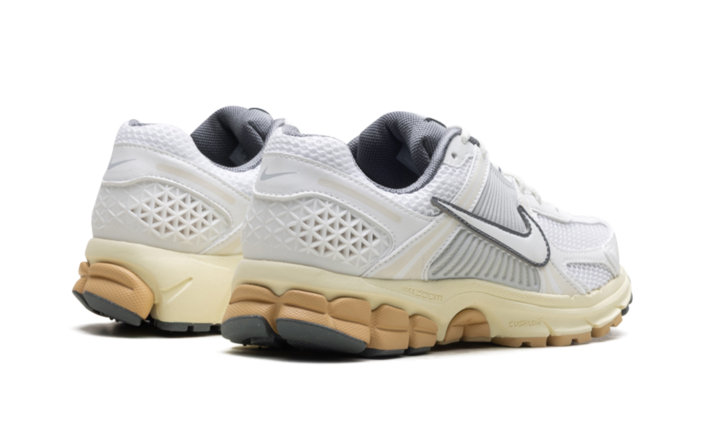 Zoom Vomero 5 WMNS "Summit White Pure Platinum" FJ2028 101