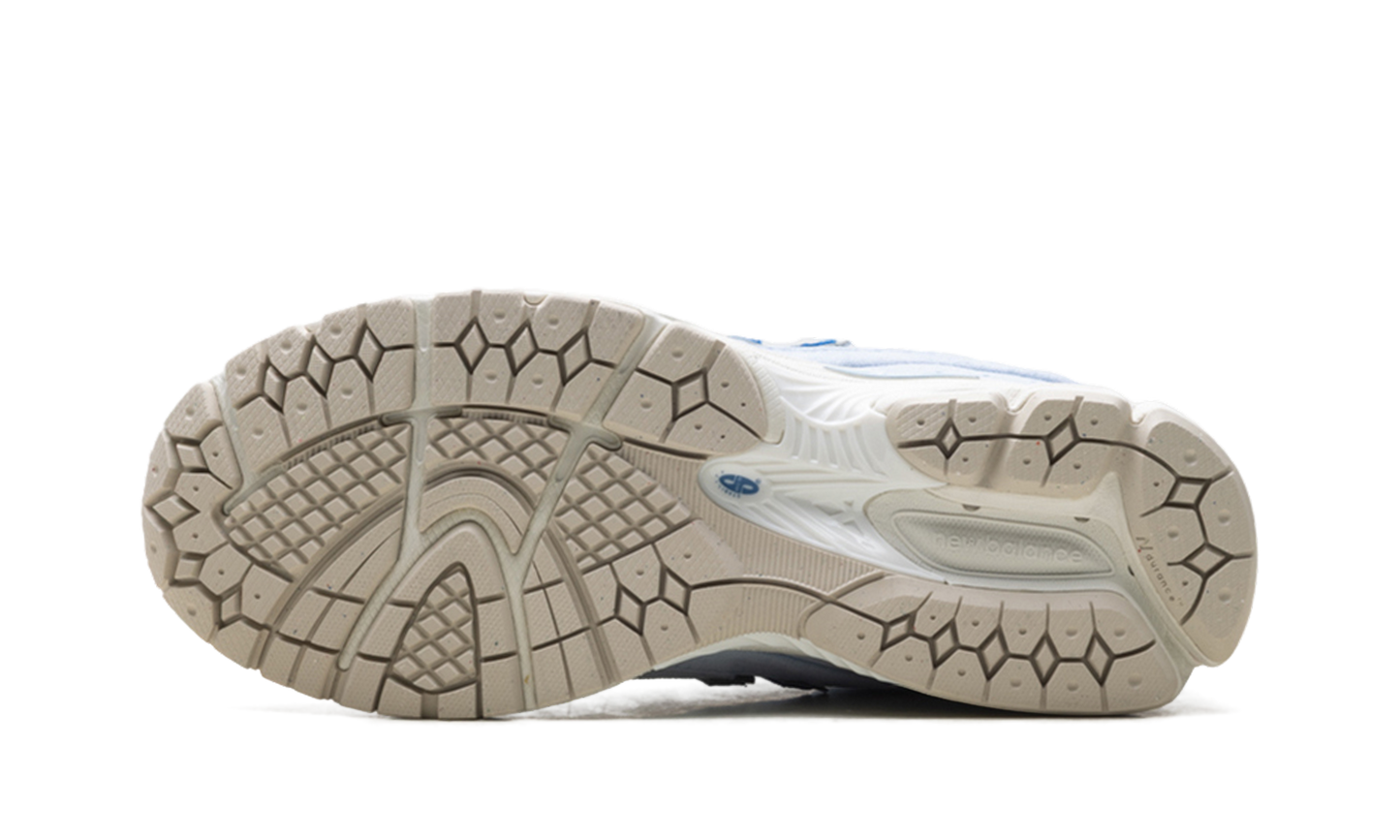 2002R "Pastel Blue" U2002RFA