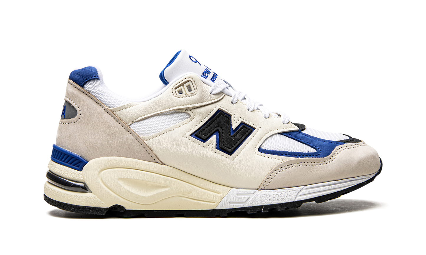 990v2 "Made In USA White/Blue" M990WB2