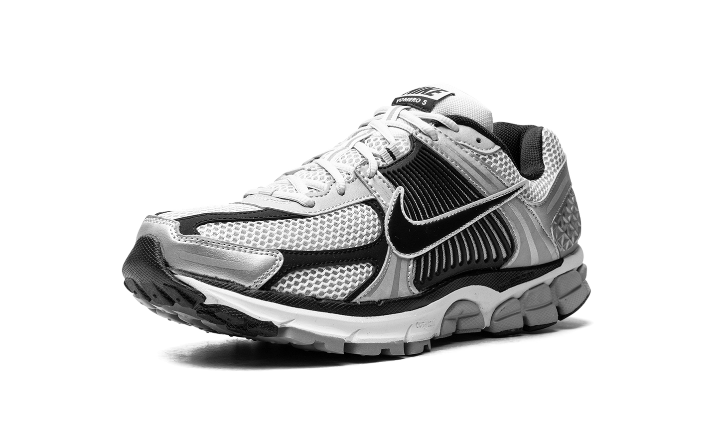 Zoom Vomero 5 "Metallic Silver Black" FJ4151 004