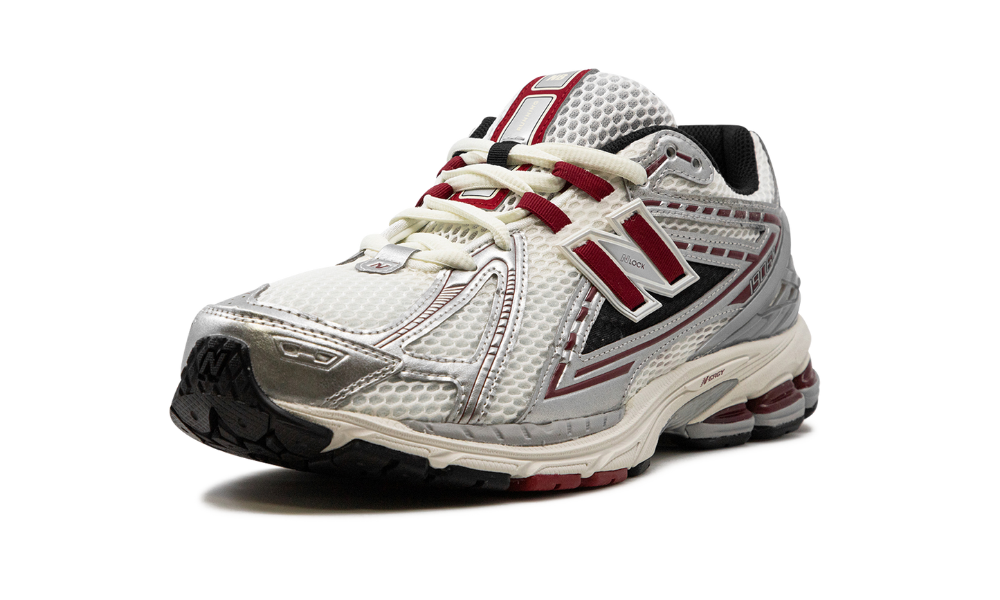 1906R "Silver / Crimson" M1906REA