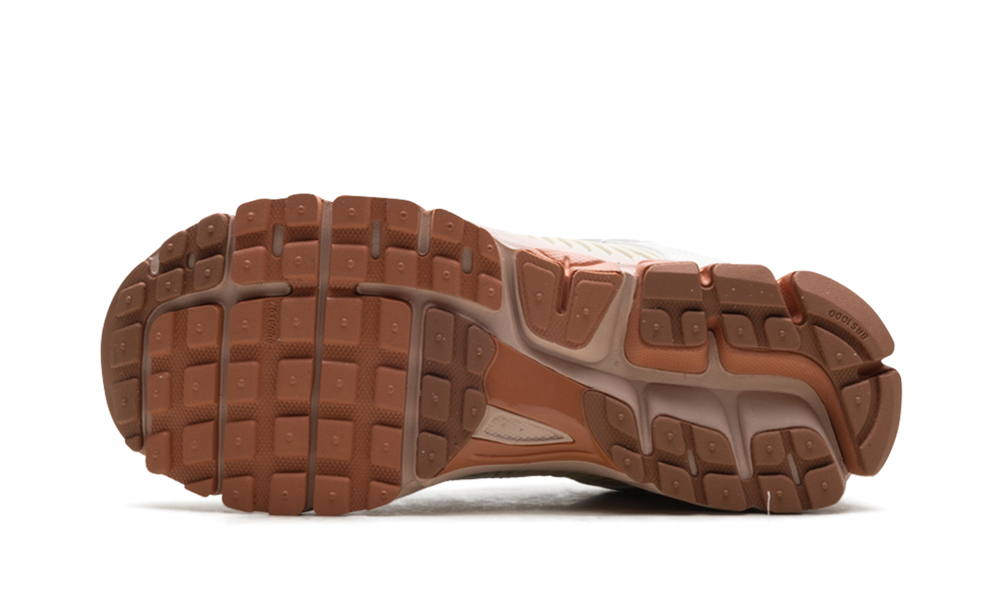 Zoom Vomero 5 WMNS "Particle Beige Terra Blush" FJ2028 002