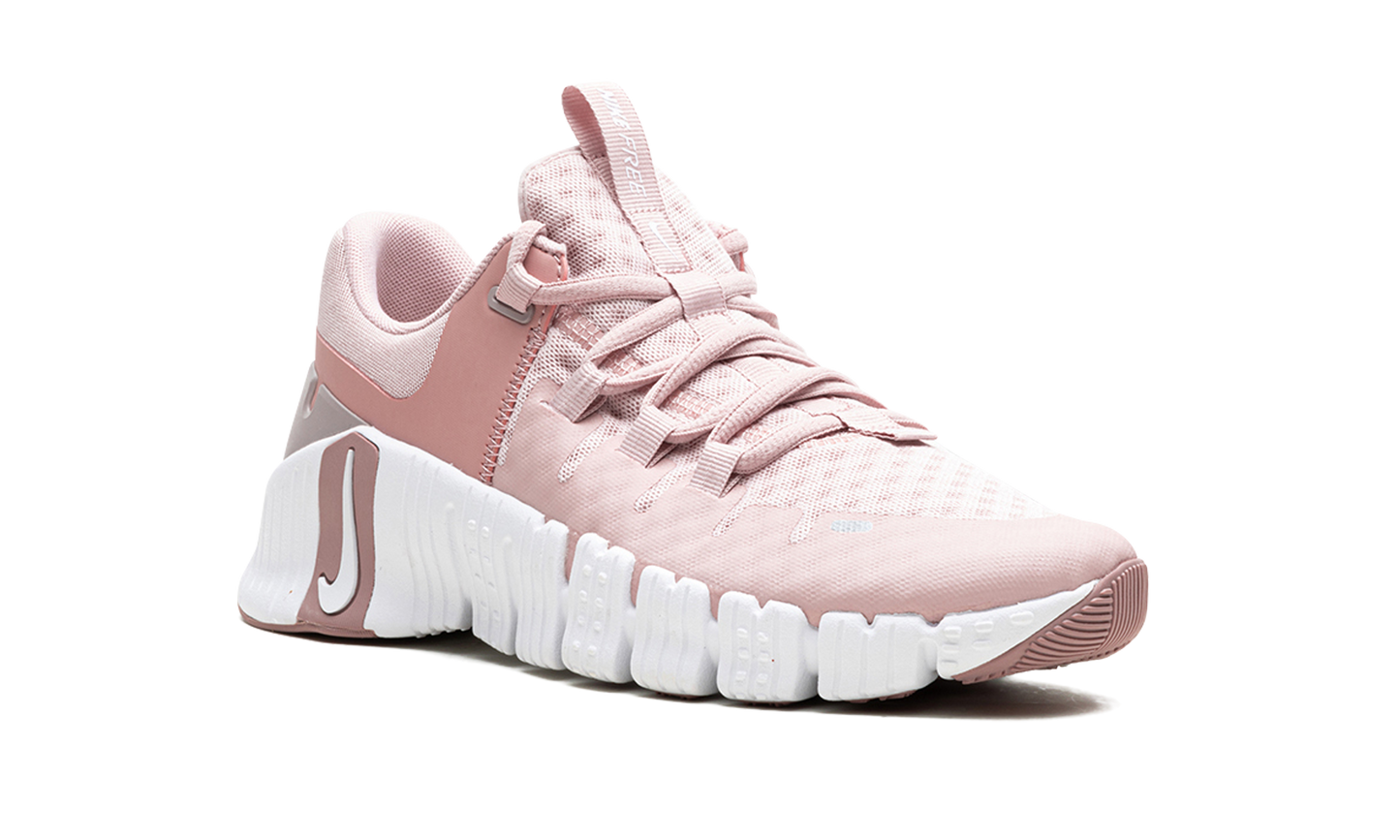 WMNS Nike Free Metcon 5 "Pink Oxford" DV3950 600