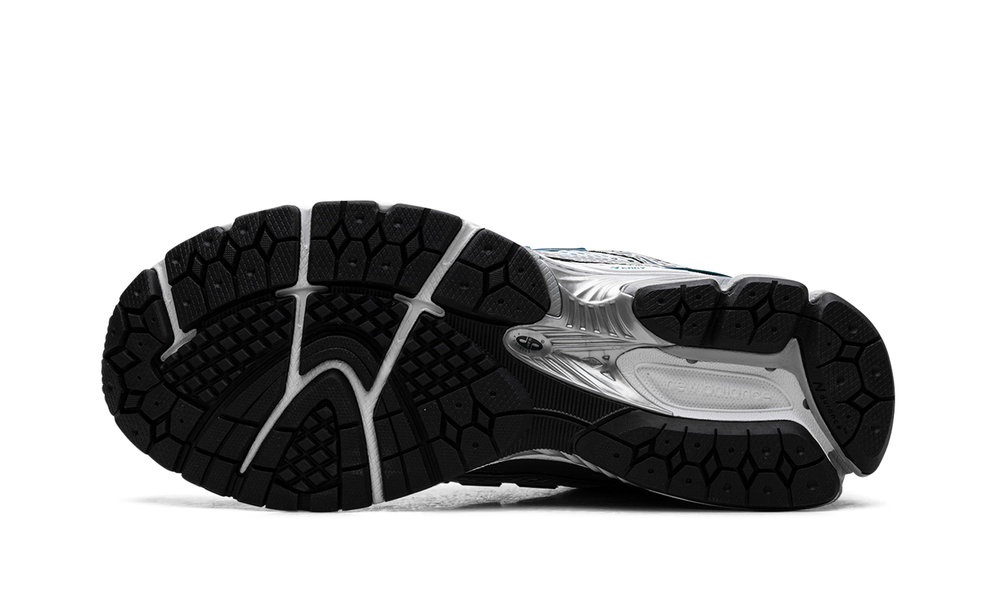 1906R "Silver Metallic Deep Ocean" U1906RCE