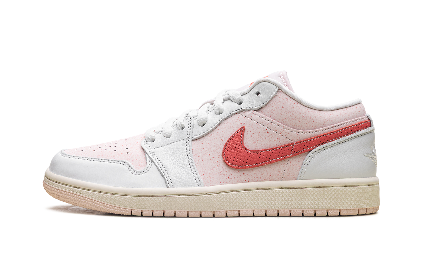 Air Jordan 1 Low WMNS "Strawberry MIlkshake" IB8156 133