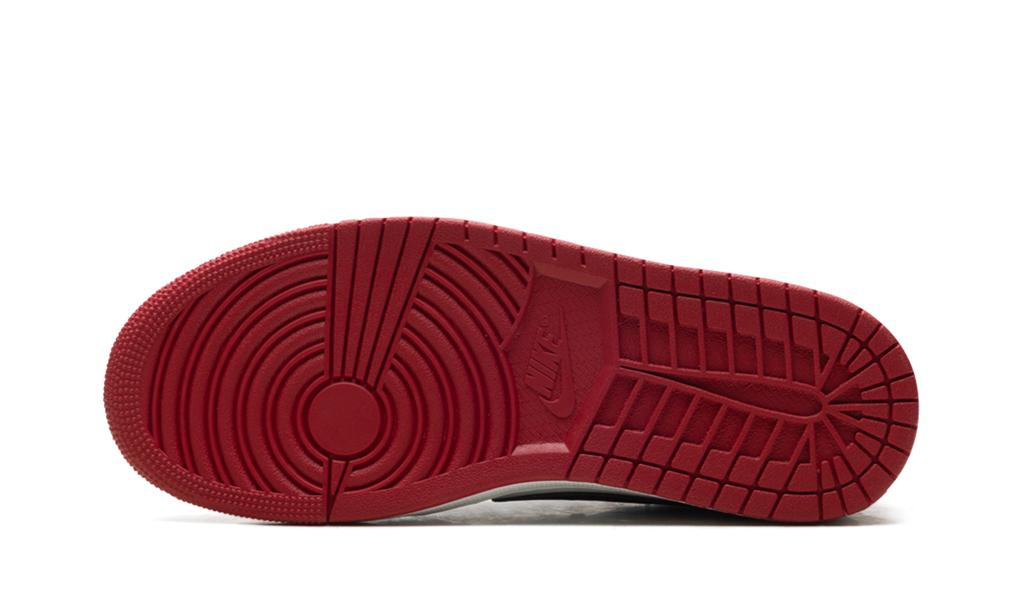 Air Jordan 1 Low OG "Chicago (2025)" HQ6998 600