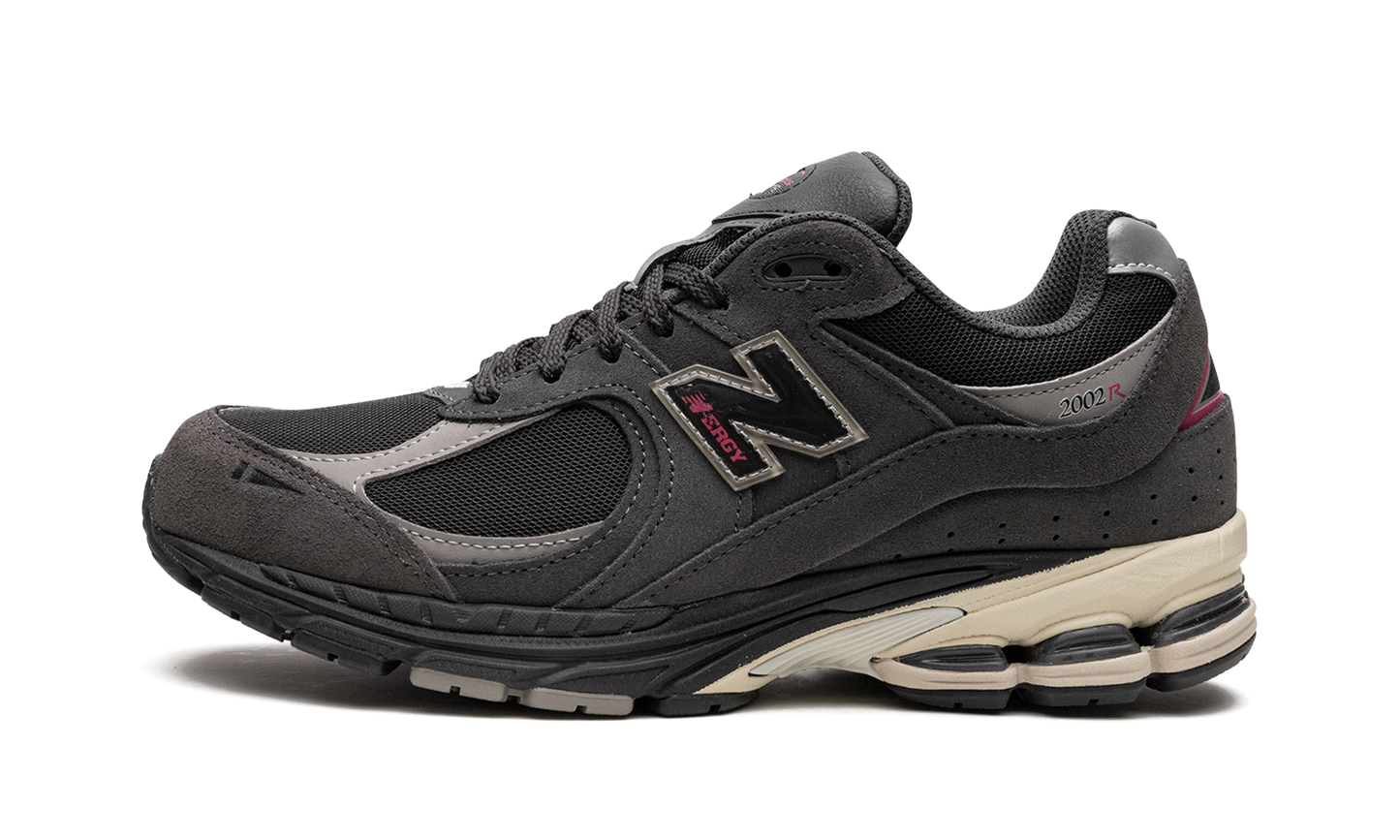 2002R "Grey / Black" M2002RGV