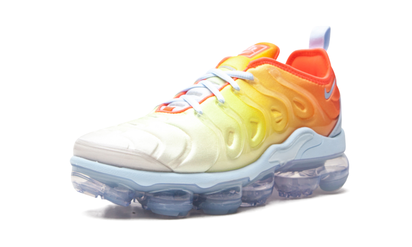 WMNS VaporMax Plus "Sunrise" CW5593 400