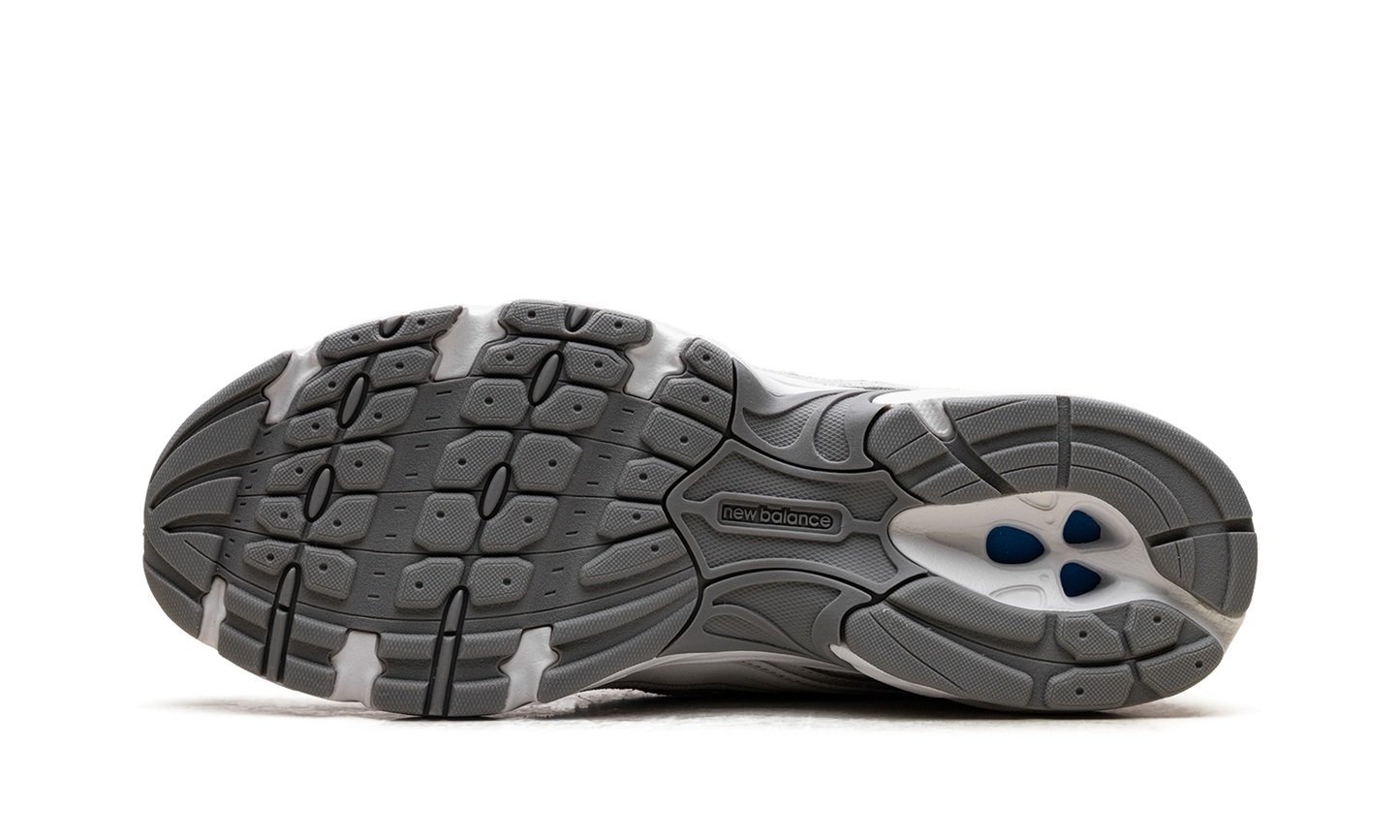 740 "Grey Reflection Slate Grey" U740GS2