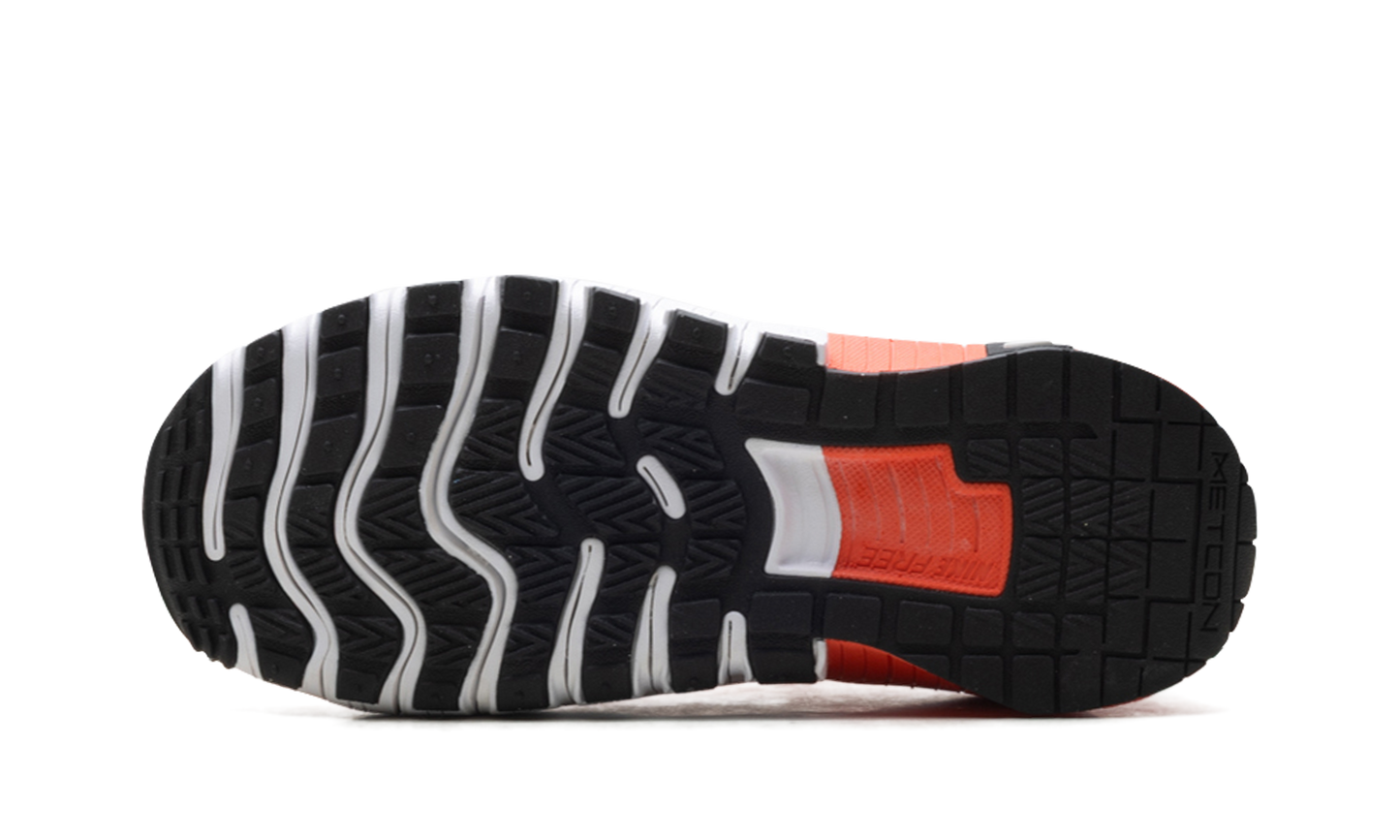 Free Metcon 6 WMNS "Apricot" FJ7126 803