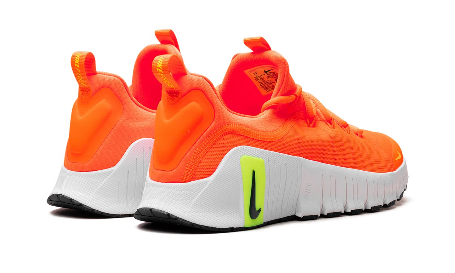 Free Metcon 6 WMNS "Orange"