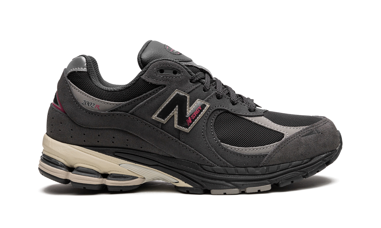 2002R "Grey / Black" M2002RGV