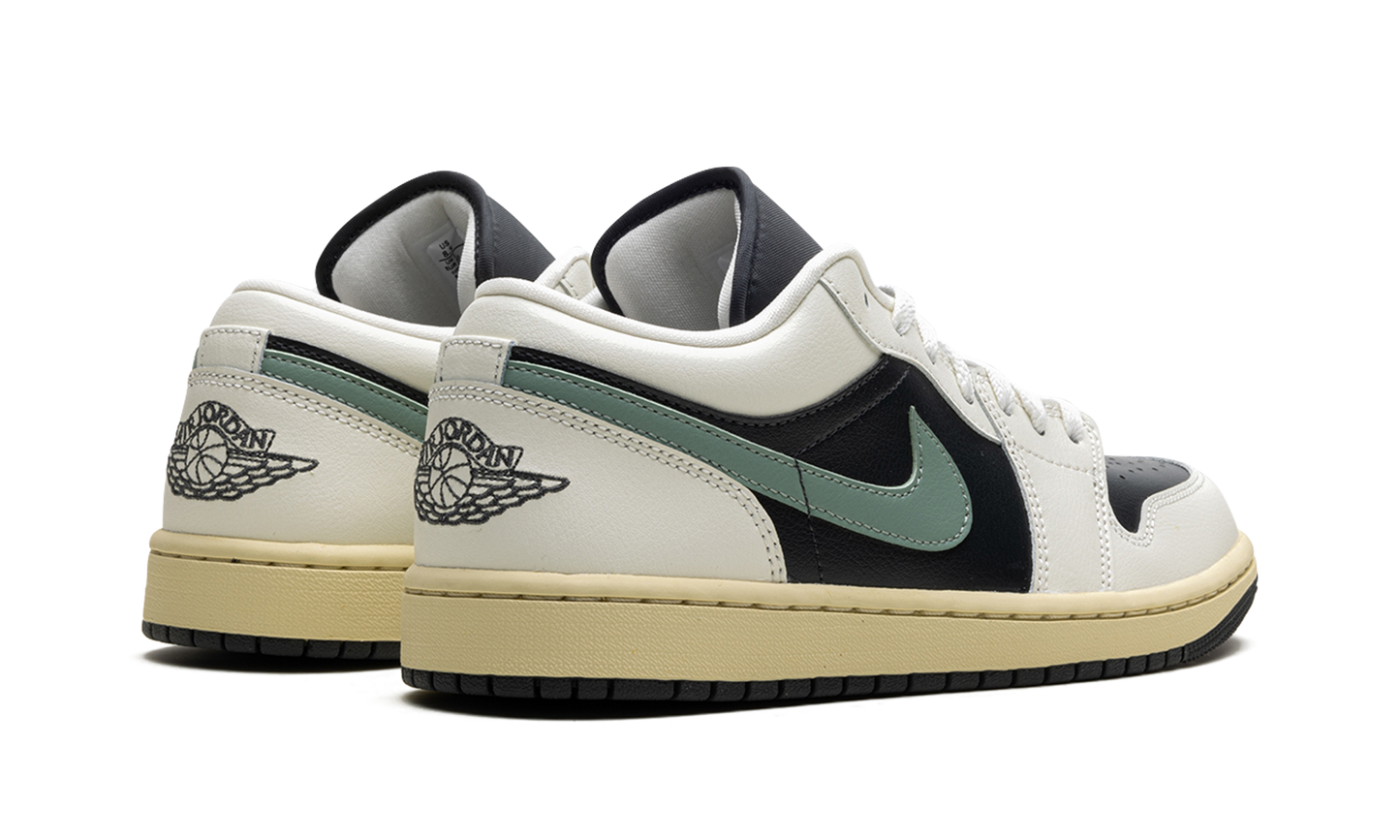 Air Jordan 1 Low WMNS "Jade Smoke" DC0774 001