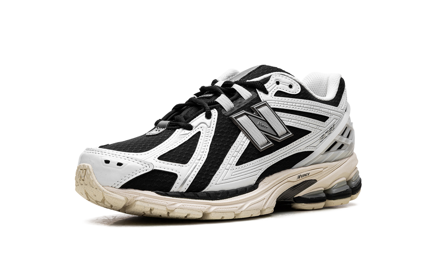 1906 "Black / White" U1906RCI