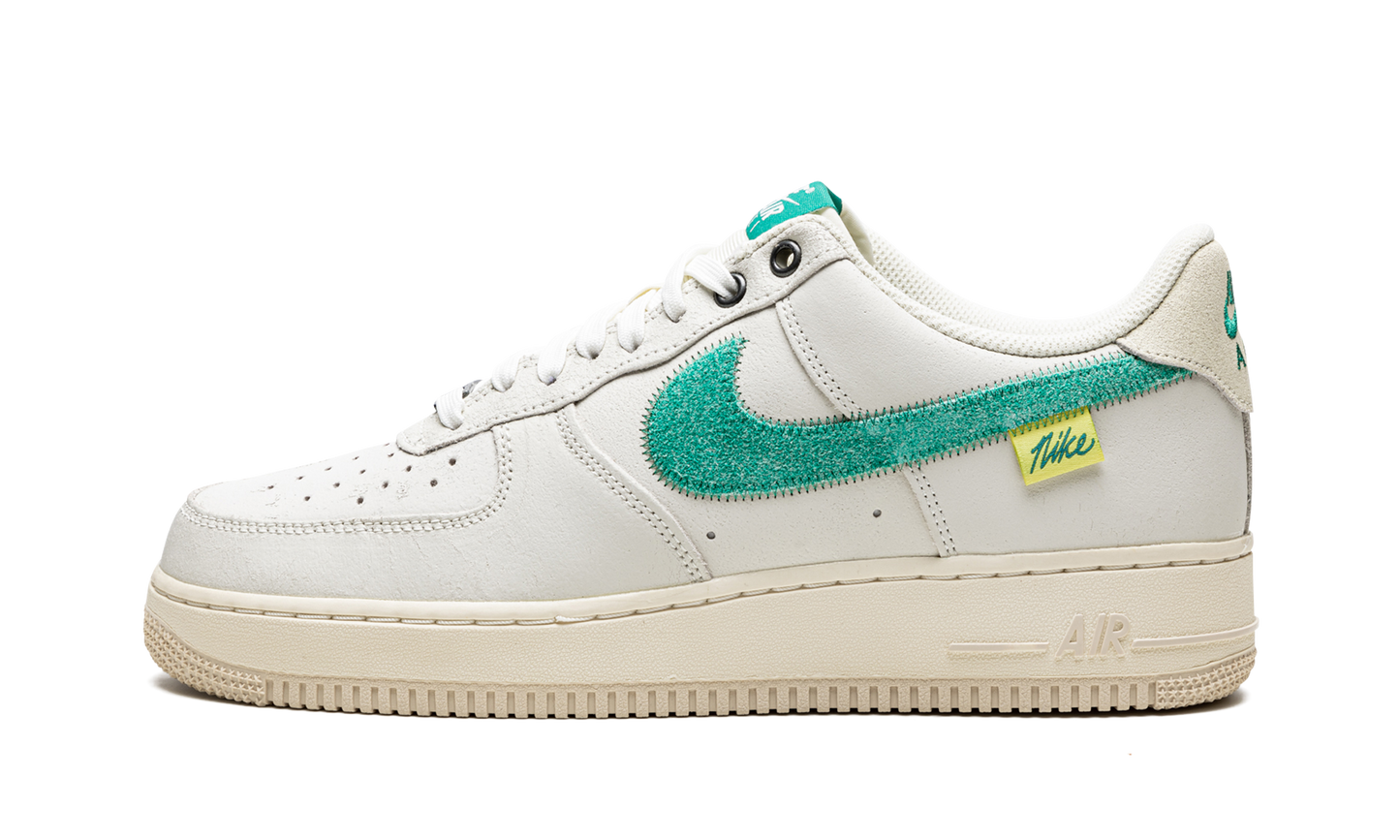 Air Force 1 '07 LV8 "Test of Time - Sail / Green Noise" DO5876 100